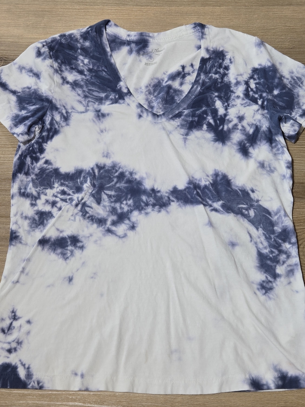 Universal Thread Women's Blue And Purple, White Tie-Dye V-Neck Short Sleeve Tee